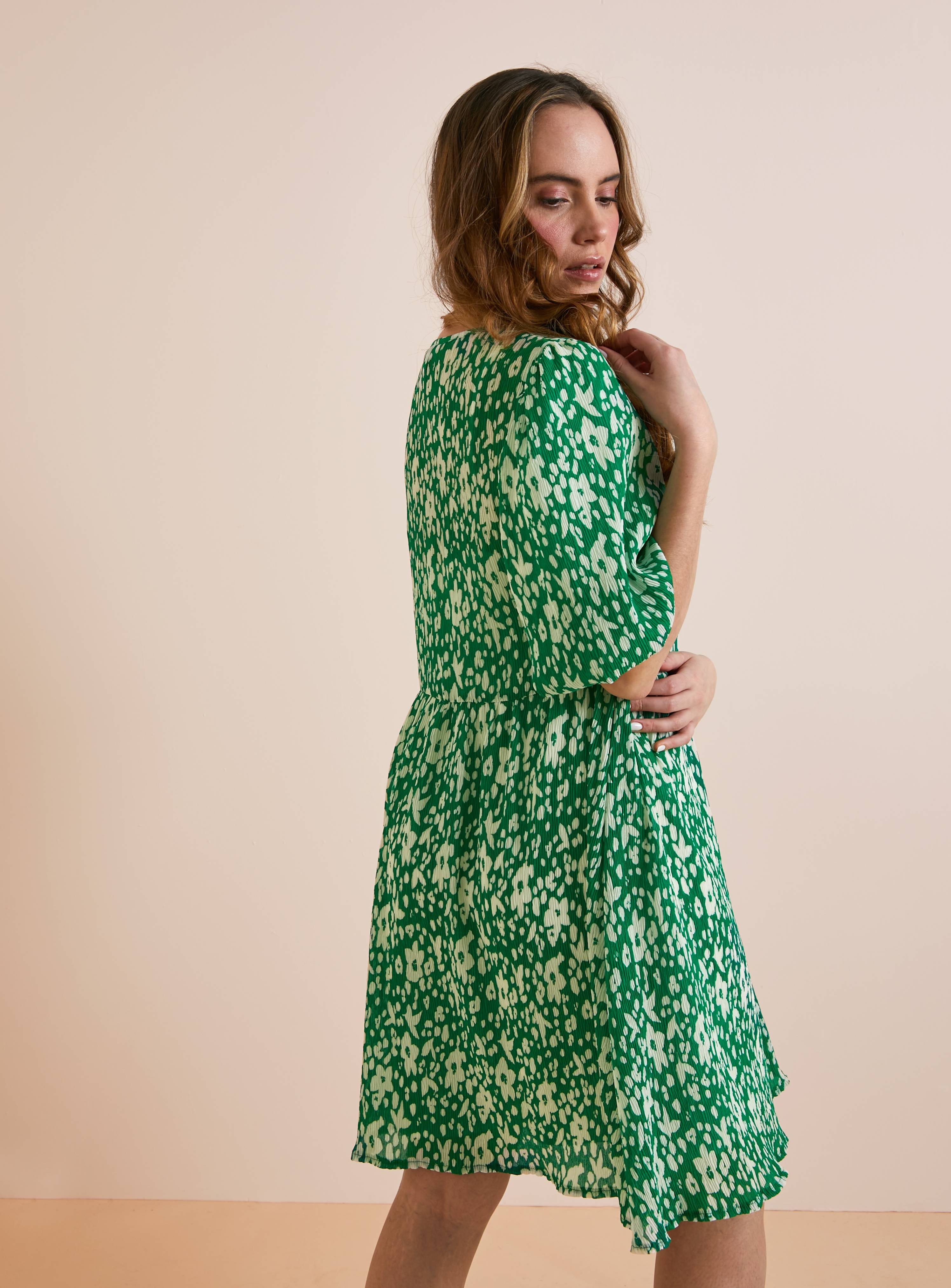 Everbelle Green Floral Plisse Mini Dress 6 - Image 4